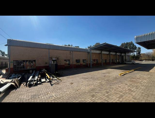 925M² WAREHOUSE TO LET IN WALTLOO